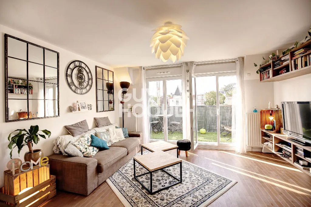 Séjour - Appartement 3 Pièces avec Balcon à l'Ouest au Centre-Ville