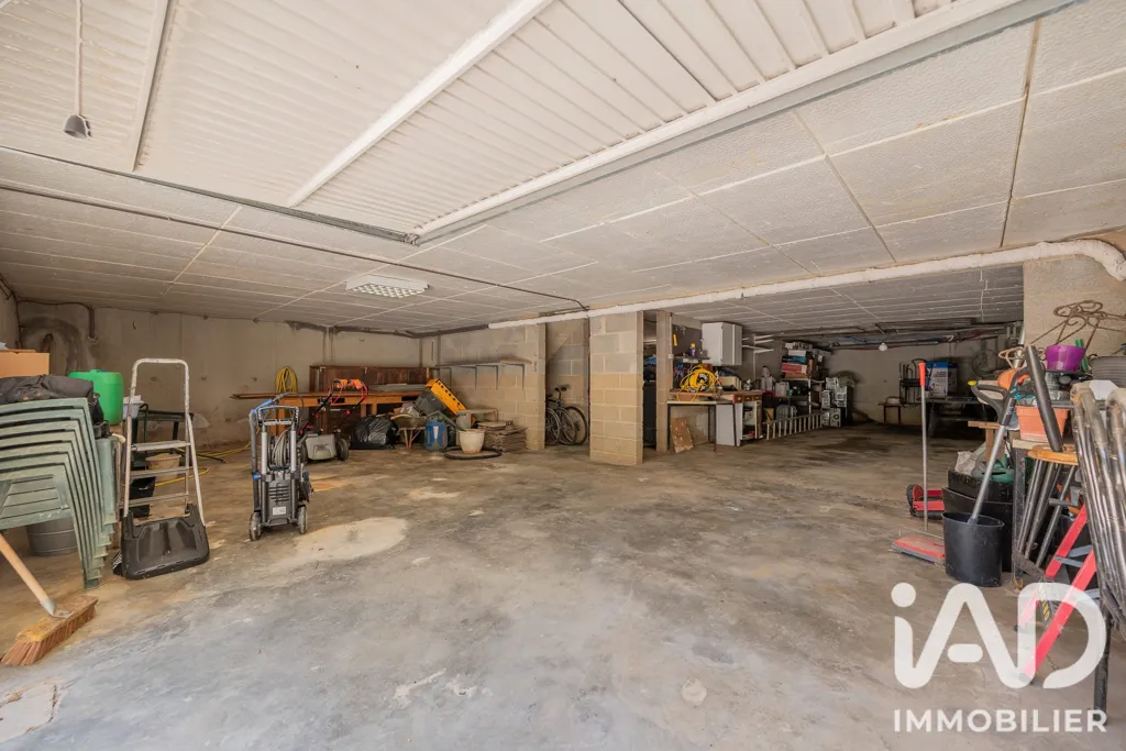 Garage - Pavilion with Large Garden in Les Ayvelles