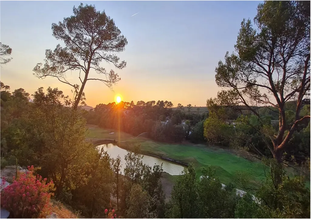 Aed - Buildable Plot with Golf View in Brignoles