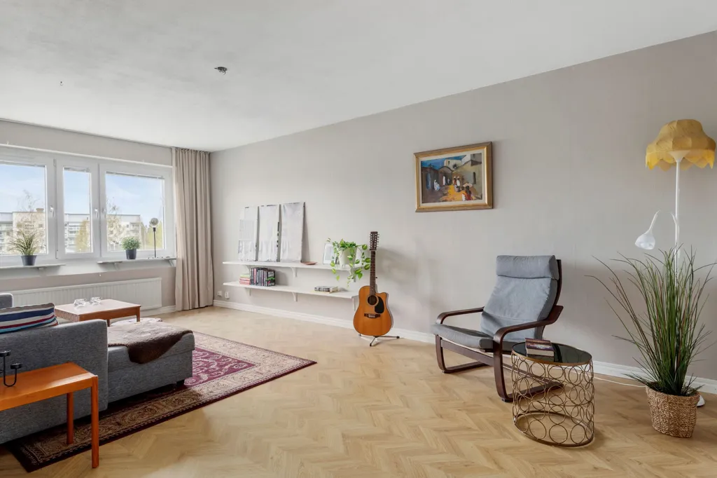 Elutuba - Apartment with Balcony in Mariehem