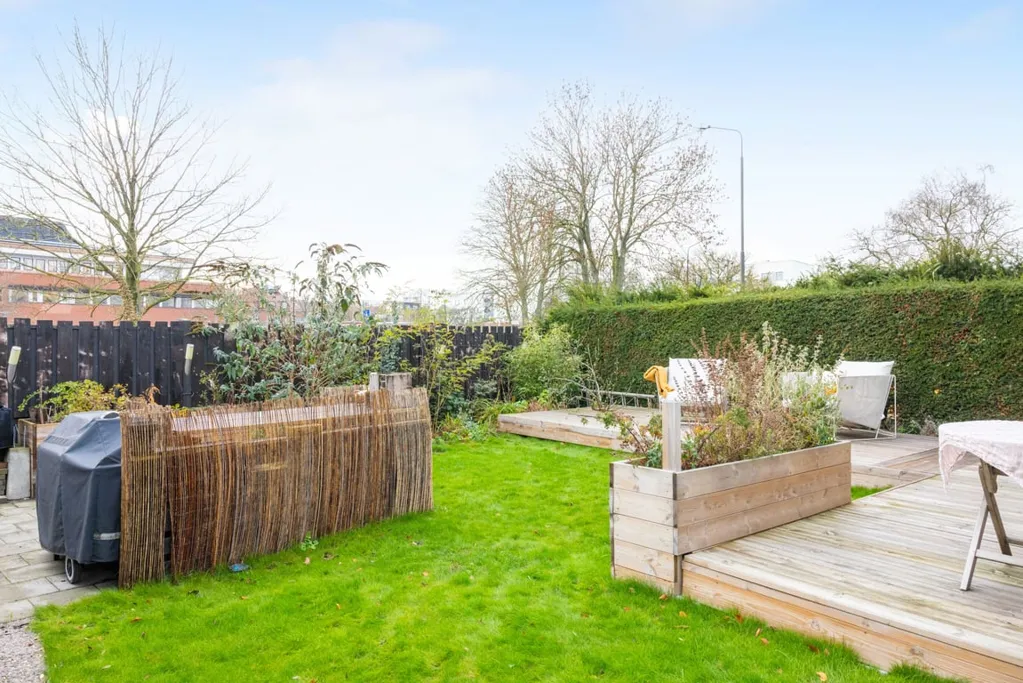 Giardino - Renovated 2-Storey House with Garden in Bellevue