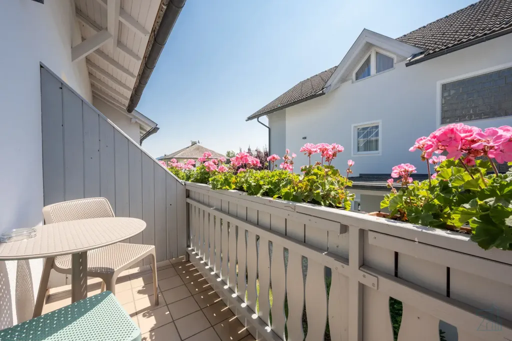 Balcon - 2-Bedroom Apartment with Pool in Central Location