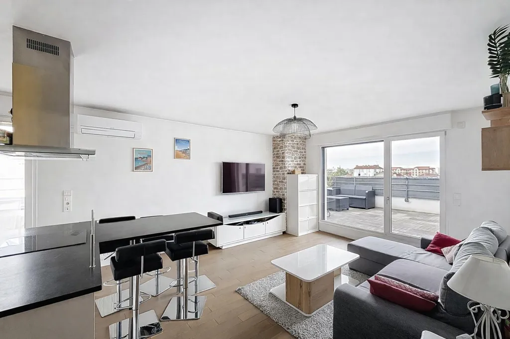 Séjour - Penthouse avec Terrasse Panoramique à Charentonneau