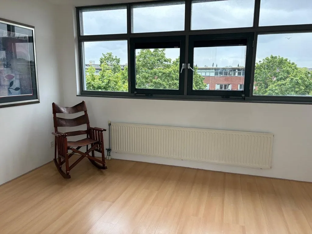 Kabinet - Renovated Townhouse with Backyard in Osdorp