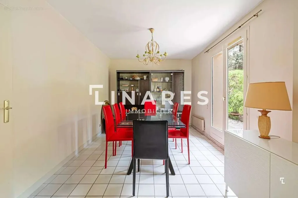Salle à manger - Villa T4 avec Jardin au Parc des 7 Collines