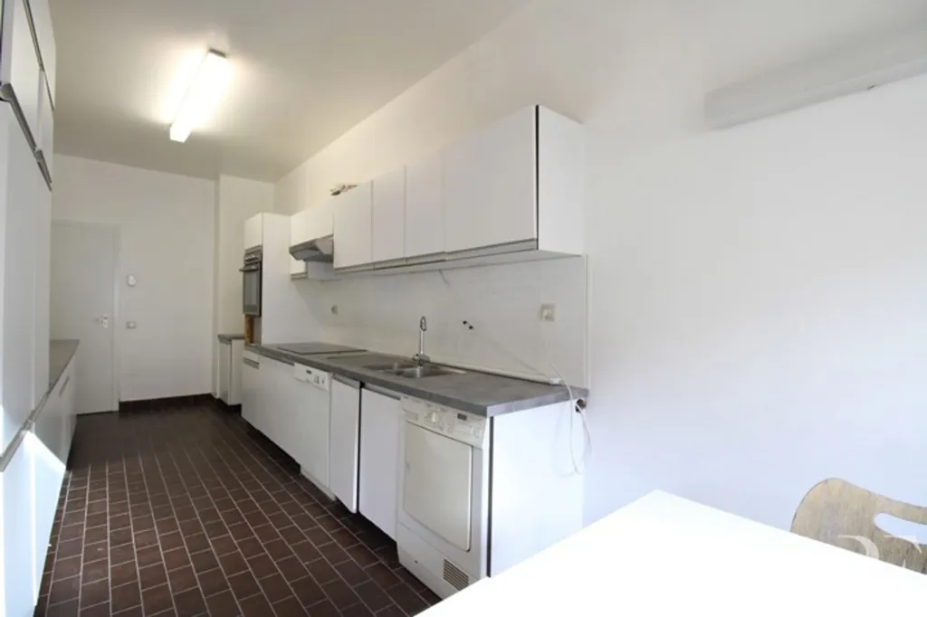 Cucina - Apartment to Refresh with Parking in Uccle