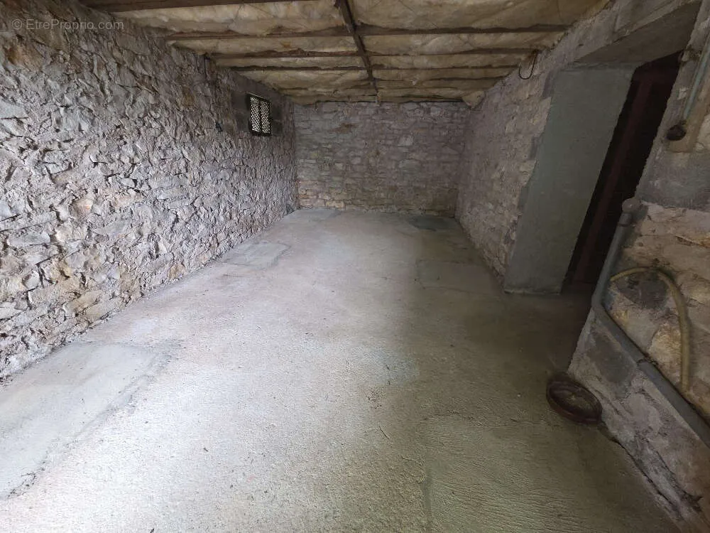 Pièces - Maison avec Vue sur le Château d'Hautefort à Excideuil