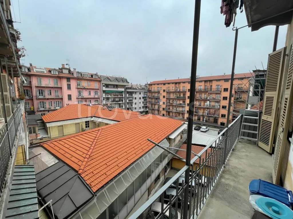 Balcon - Rustic Apartment with Balcony in Cuneo