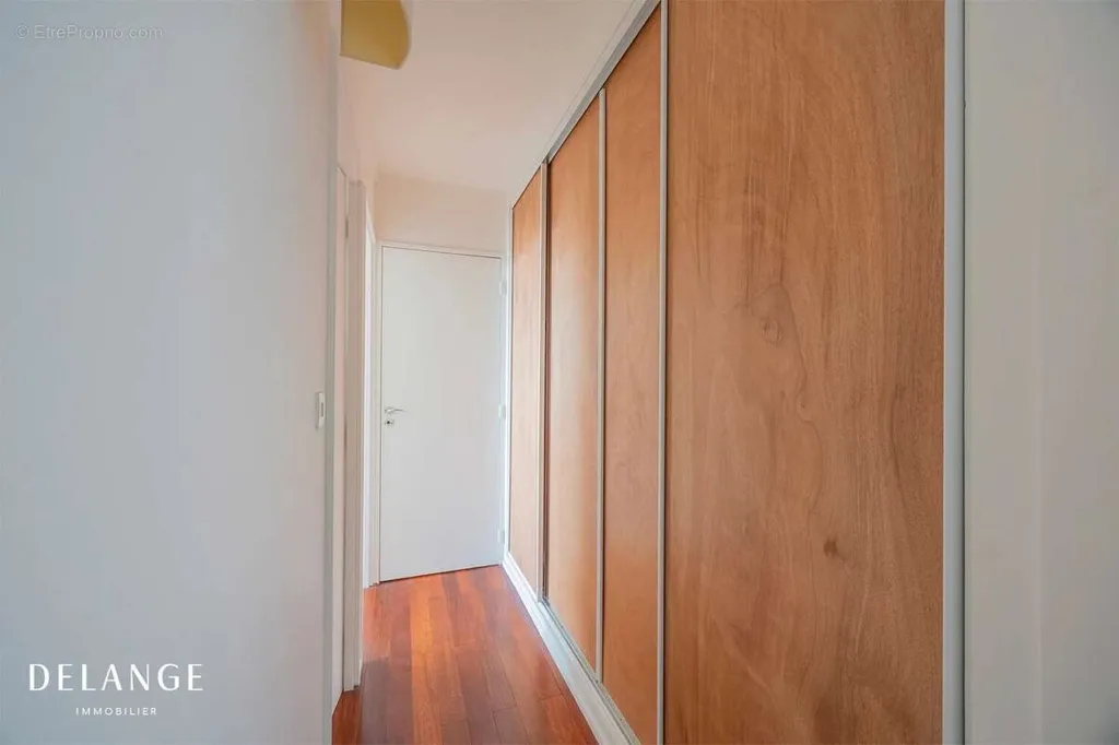 Stanze - 3-Bed Apartment with Panoramic View in Paris