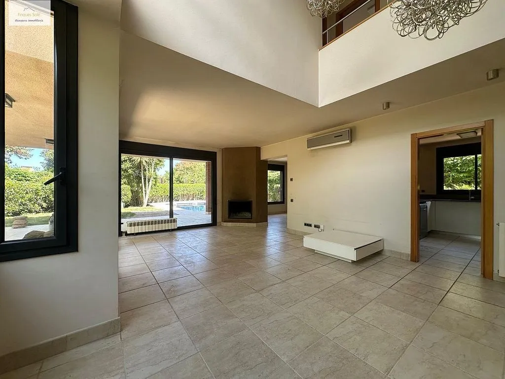 Elutuba - Chalet with Pool in Roca del Vallès