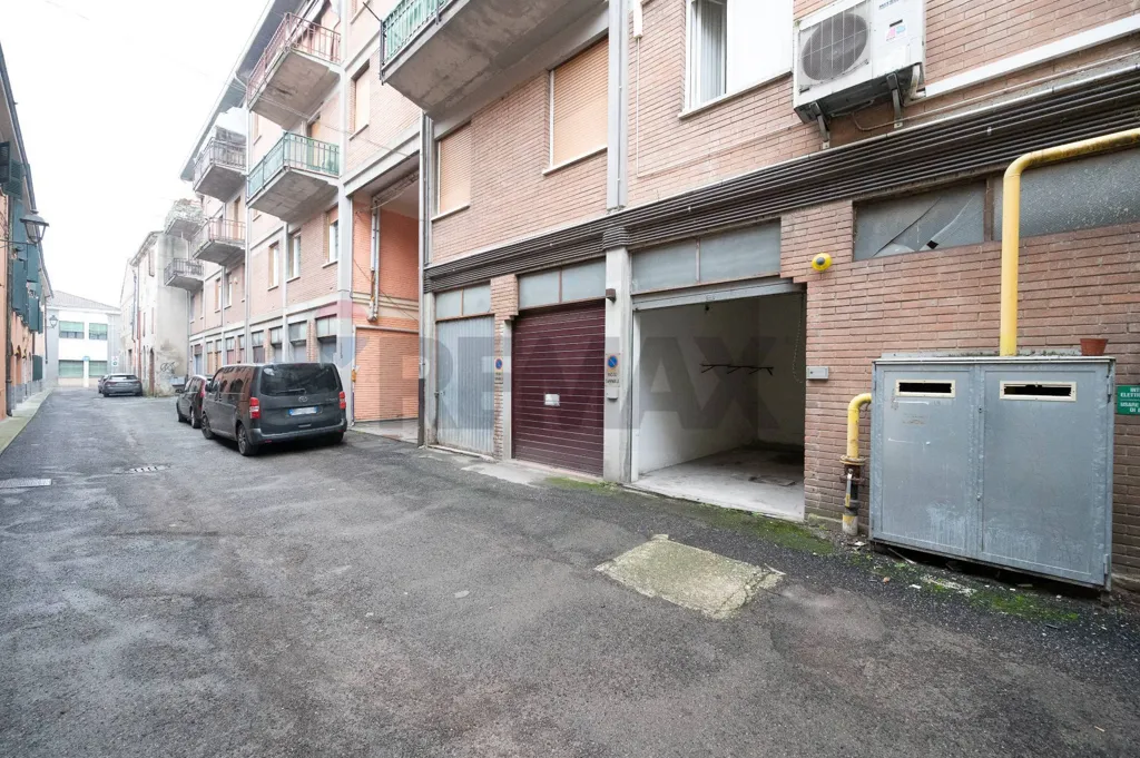 Välivaade - Spacious Apartment with Panoramic View in Guastalla Centre