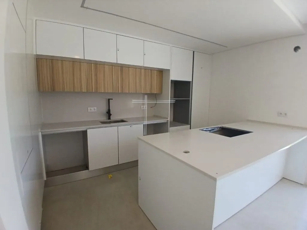 Cuisine - Luxury 2-Bed Flat with Balcony in Charneca de Caparica