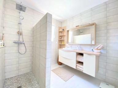 Bagni - Contemporary Villa with Vineyard View in Violès