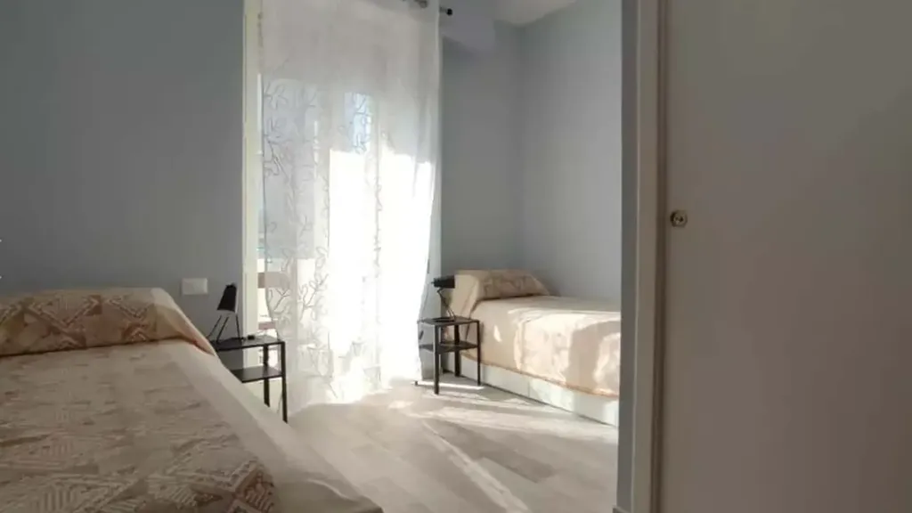 Chambres - Trilocale with Balcony in Rome
