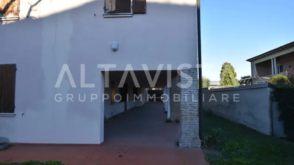 Aed - Villa with Pool in Montichiari Centre
