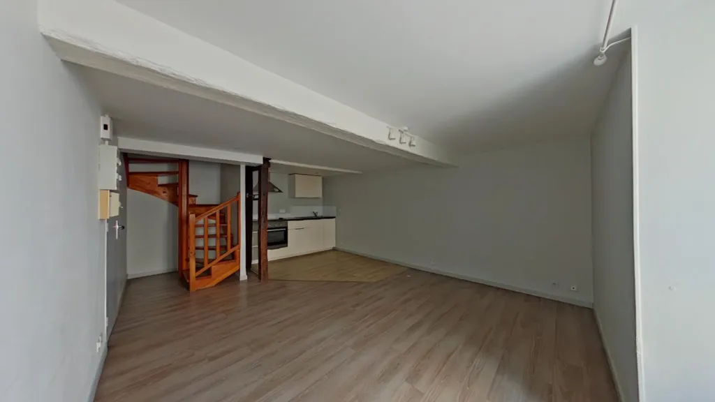 Elutuba - 4-Bedroom Apartment in Central Poitiers
