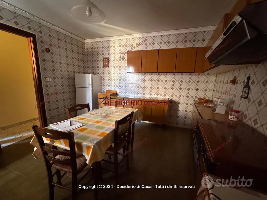 Söögituba - Furnished Apartment with Balcony in Castelbuono