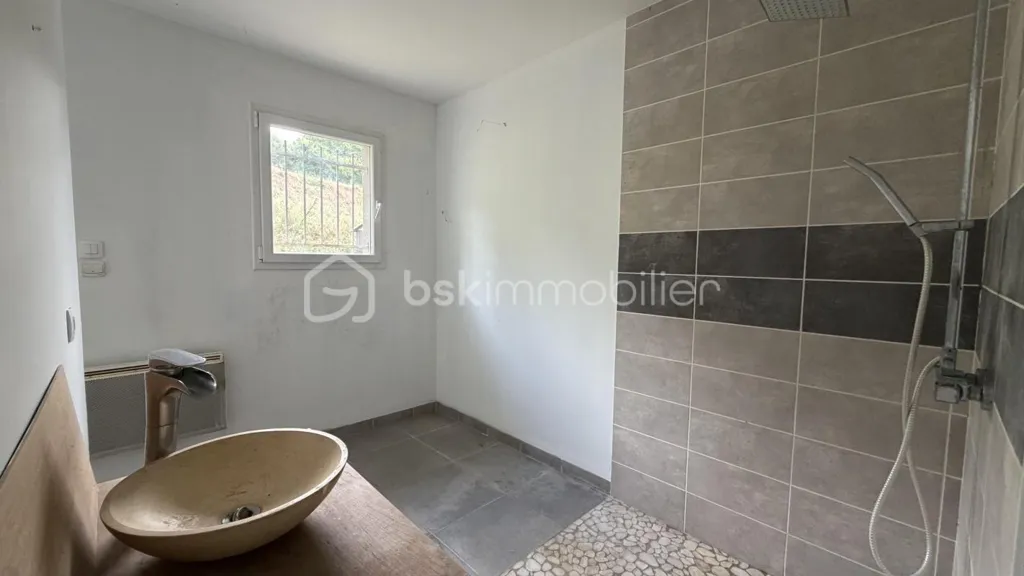 Bagni - Twin-Home with Garden Potential in SAVASSE