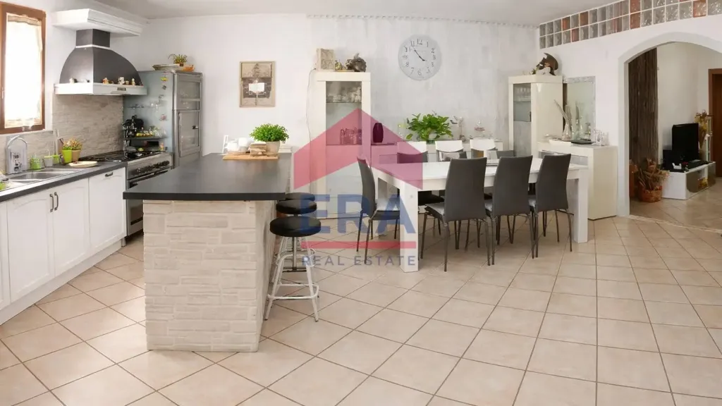 Cuisine - Divided Villa with Private Garden in Ardea