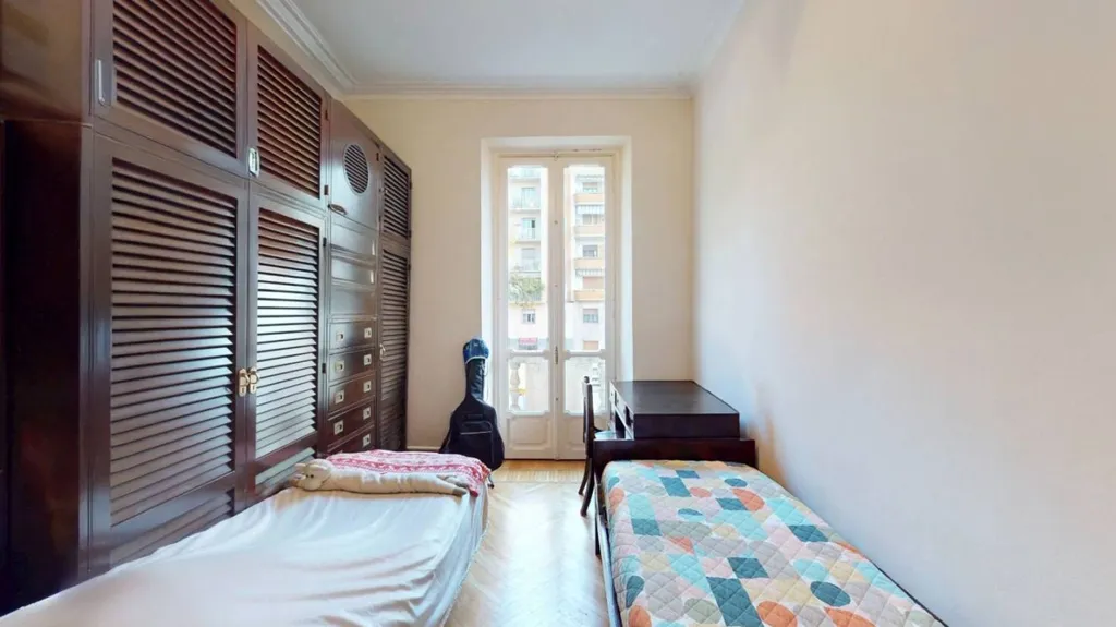Chambres - Trilocale with Balcony in Turin