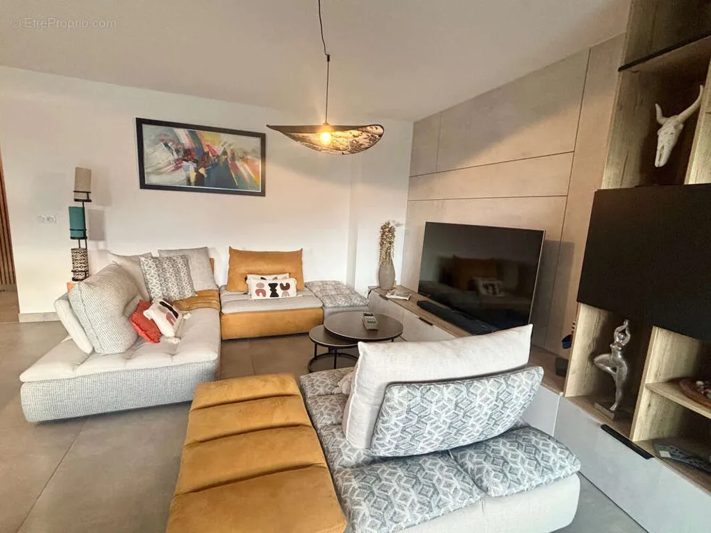 Séjour - Appartement T3 avec Terrasse à Voglans