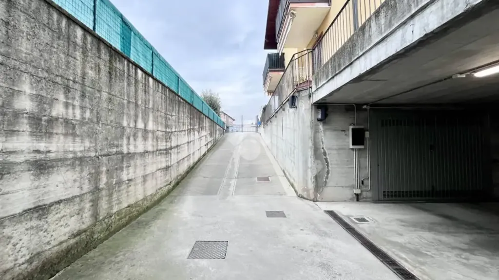 Extérieur - Trilocale with Terrace in Adro