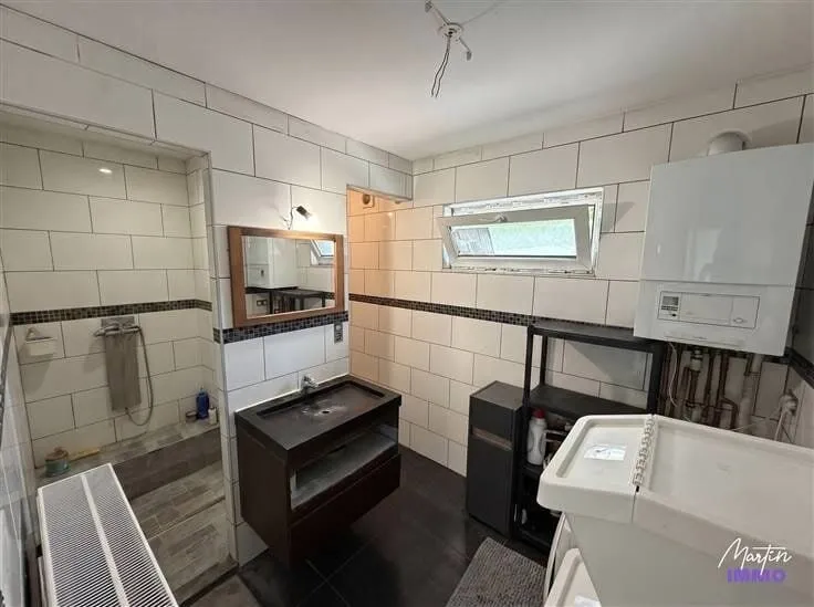 Bagni - 3-Garage Plot in Quiet Street