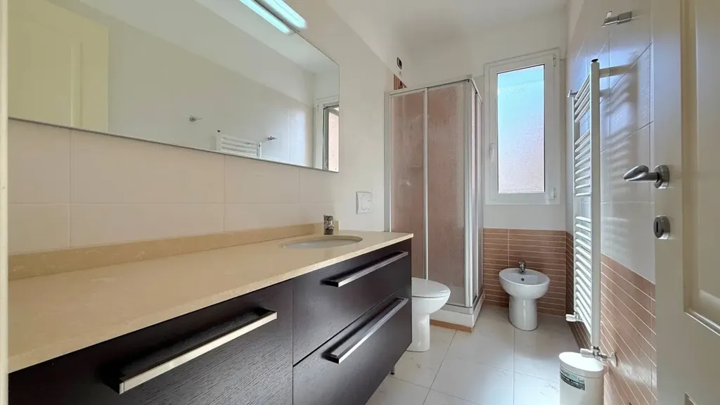 Salles de bain - Modern Apartment with Terrace in Loano