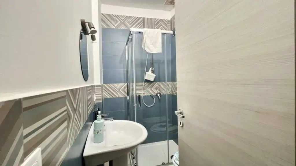 Salles de bain - Rustic Trilocale with Terrace in Palermo