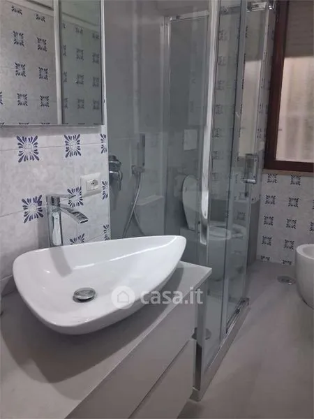 Salles de bain - Fully Furnished Apartment with Terrace in Formia Centre