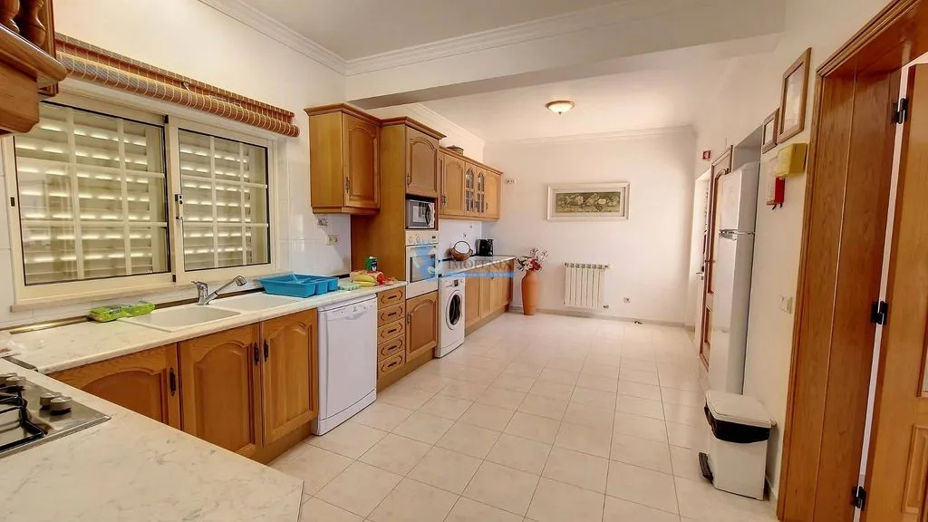 Cuisine - Luxury Villa with Sea View in Albufeira