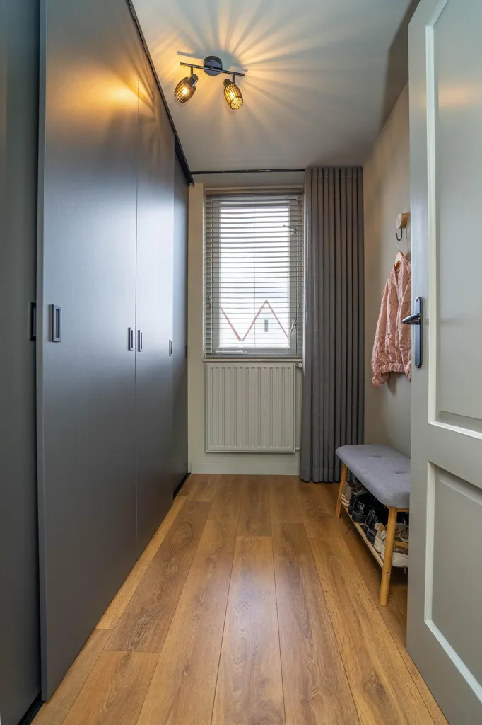Esik - Linked Semi-detached House with Serre in Helmond