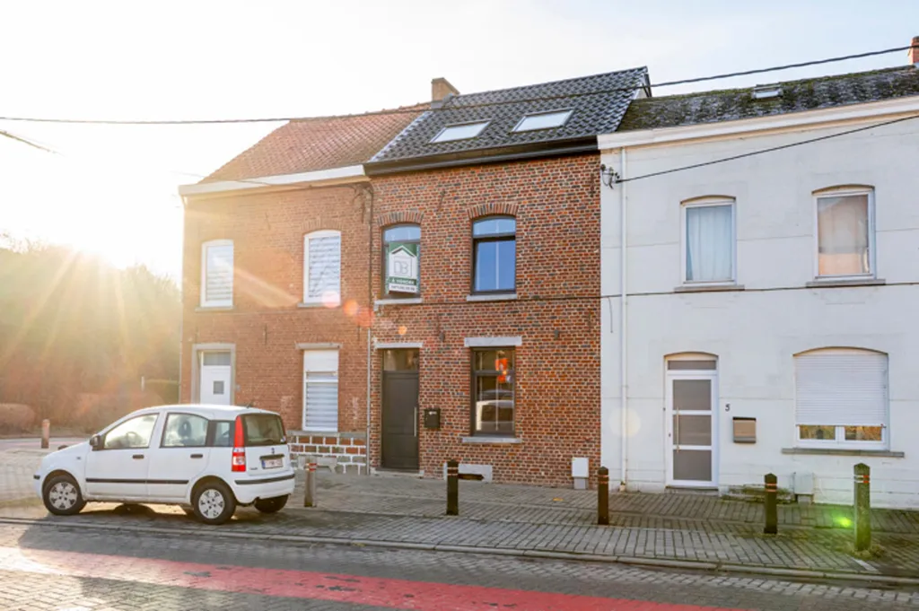 Esterno - House with Courtyard in Ittre