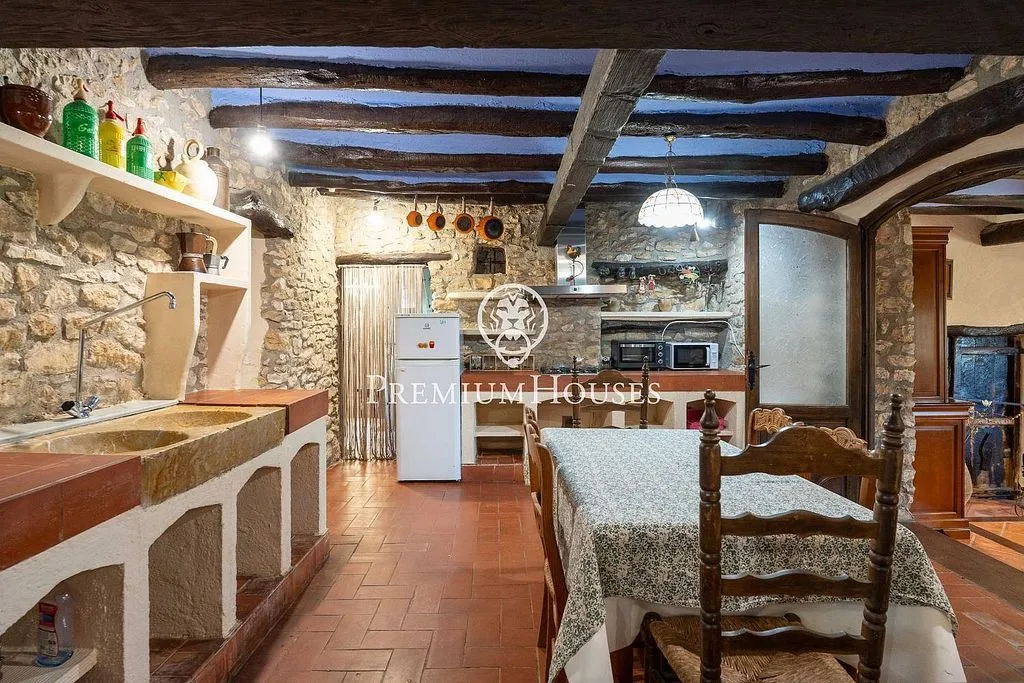 Köök - Luxury Farmhouse with Pool near Catllar