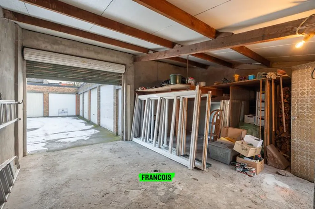 Garage - Maison à Rénover avec Caractère à Gistel