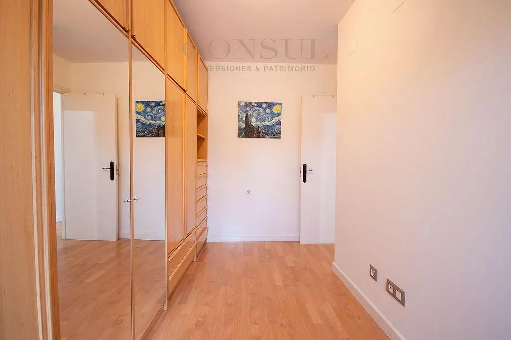 Pièces - 3-Bedroom Apartment with Balcony in La Banda