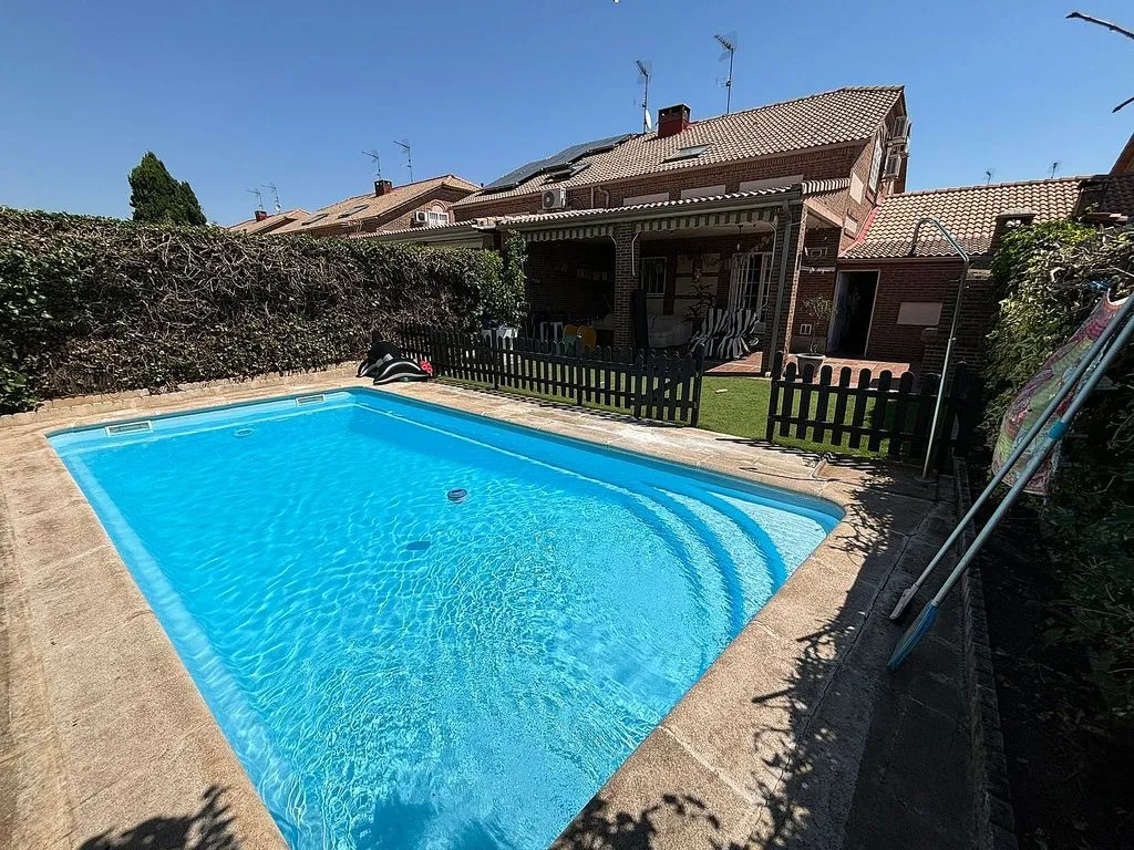 Piscine - Pared Chalet with Pool in Belvalle