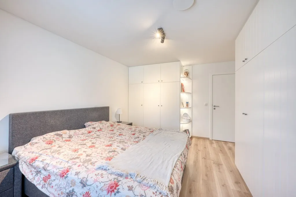 Magamistoad - Semi-Open House with Garden near Centre