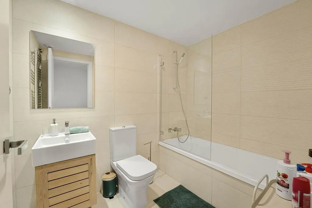 Salles de bain - Duplex with Sea View and Pool in San Roque