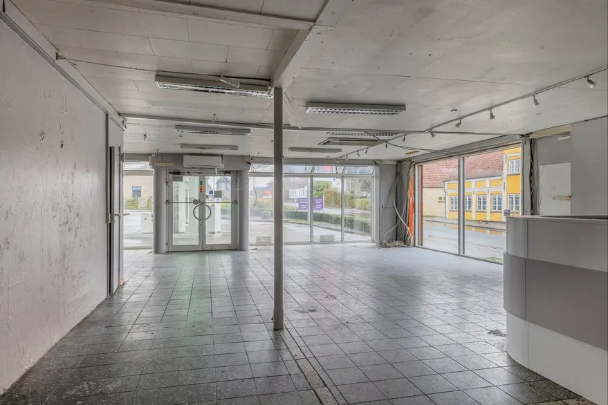 Toad - Business Premises with Workshop Potential in Nordborg