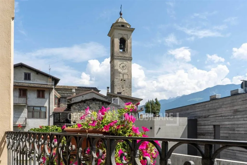 Balcon - Luxury Villa with Garden in Sondrio