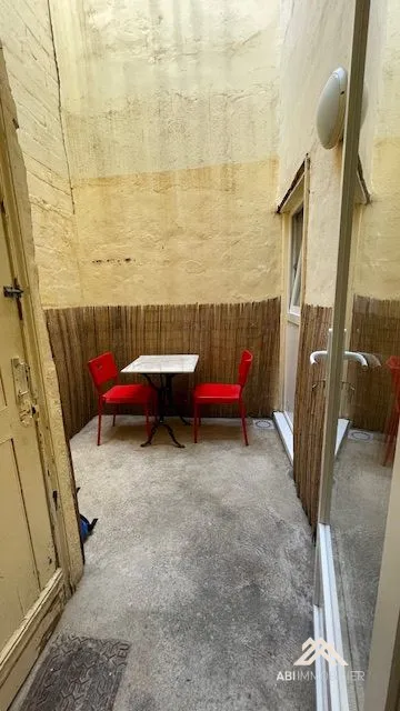 Aed - Studio with Courtyard View in Béziers