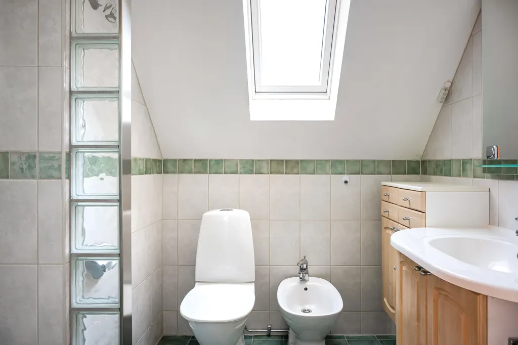 Salles de bain - Tegel Villa with Garden in Tyringe