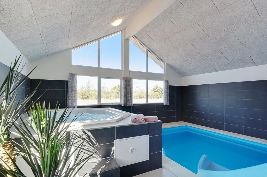 Piscina - Vacation Home with Pool near Grenå Strand