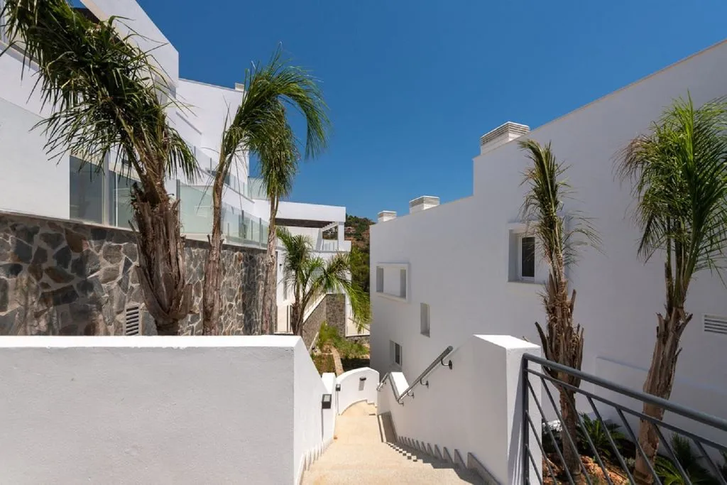 Aed - Luxury Penthouse with Pool in Marbella