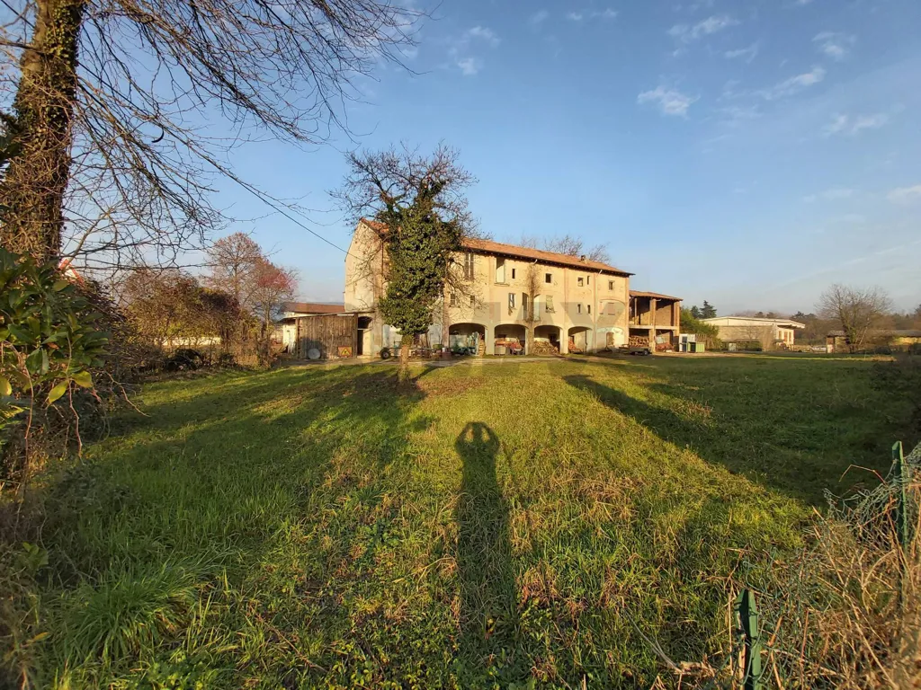 Extérieur - Rustic Farmhouse with Development Potential in Medolago