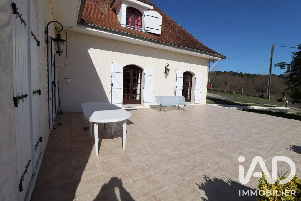 Terrass - Luxury Villa with Pool in Pompignac