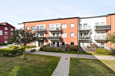 Jardin - Terraced Flat with Balcony in Tumba