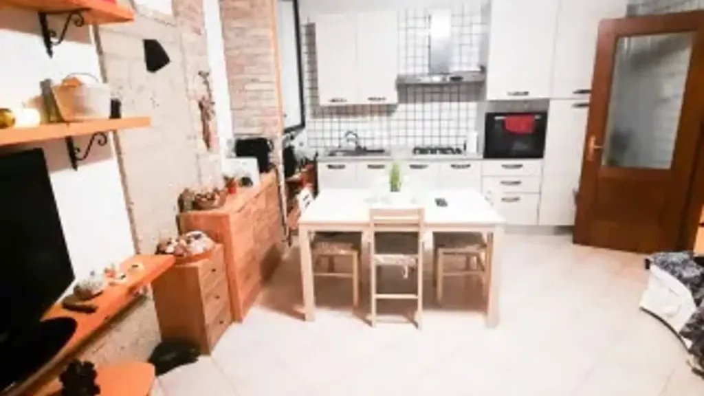Söögituba - Rustic-Style Flat with Central Location in Adria
