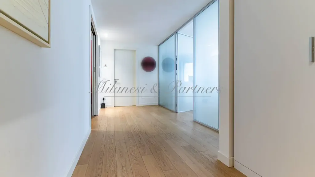 hallway_entrance